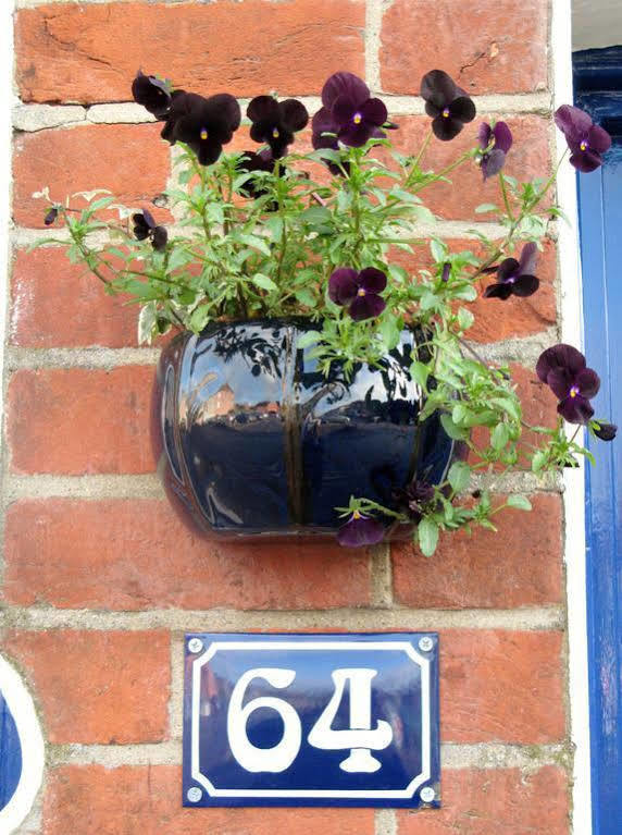 Number 64 Salisbury Exterior foto