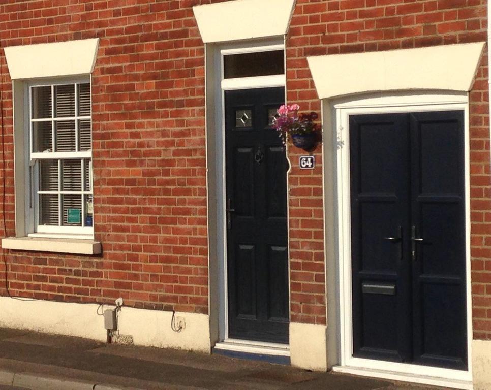 Number 64 Salisbury Exterior foto